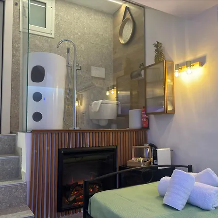 Apartment Cute Tiny At Pagrati, Center Athens