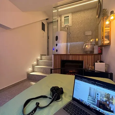 Cute Tiny At Pagrati, Center Apartment *